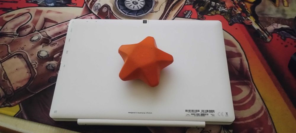 ЧИСТО НОВ Таблет / лаптоп 2в1 10" тъч екран FHD 8GB/128GB с Win10