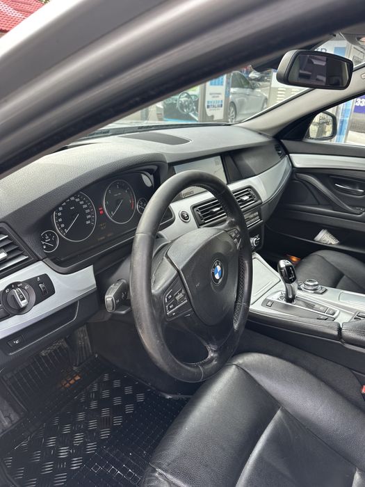 BMW 530D 245CP/ Pachet M/ Head up display/ Navi mare/ Bi Xenon