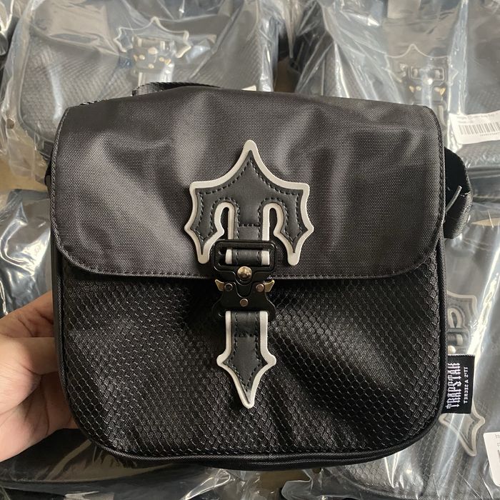 Trapstar Irongate Cross-Body Bag/Чанта - Black/Reflective
