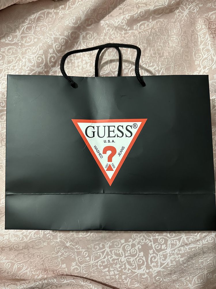 Продам рюкзак Guess