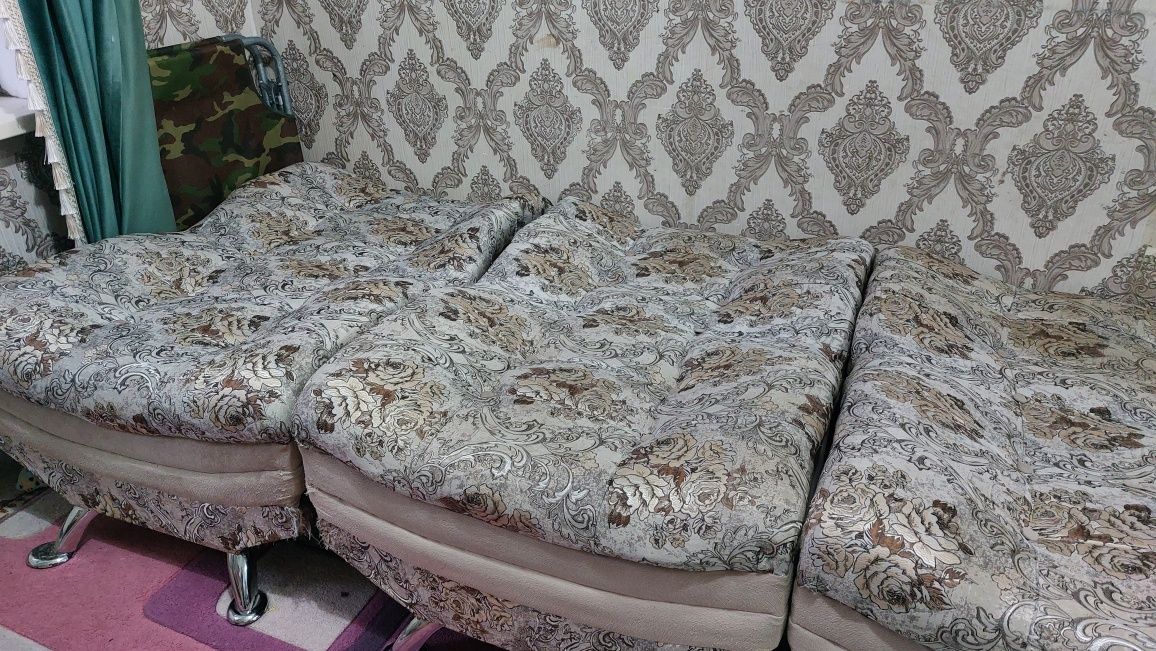 Продам диван и 2 кресла Комплект