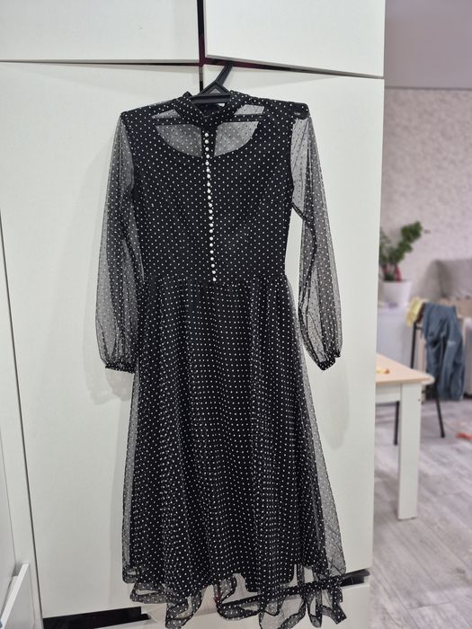 Вечернее платье шикарное.