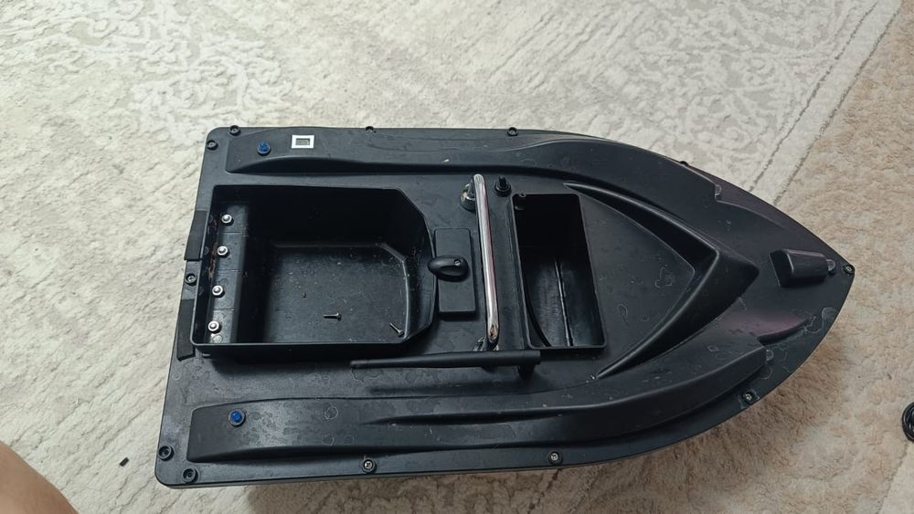 Продам кораблик не рабочий