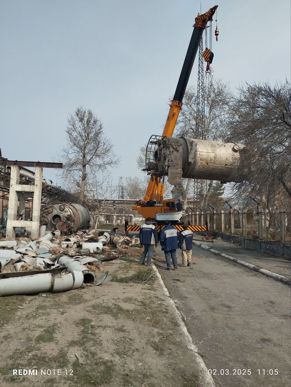 Avtokran 50.t sotiladi. Electra matorda ham ishlaydi