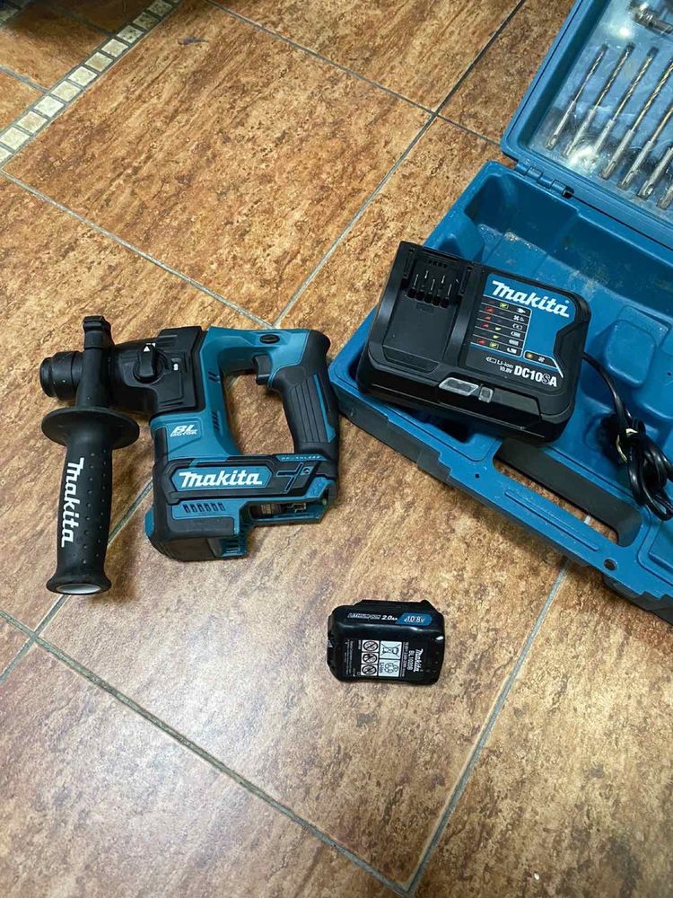 Перфоратор MAKITA HR 166D Комплект