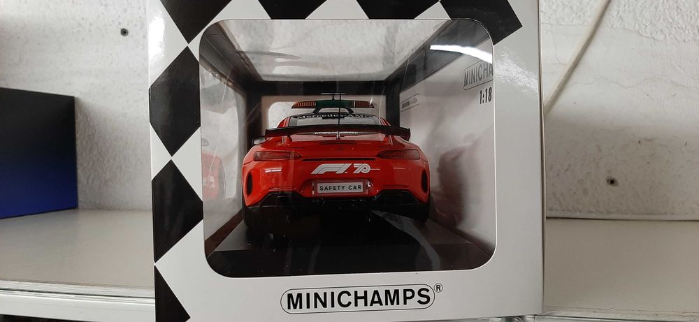 Vand Macheta Mercedes AMG GT-R Safety Car 1/18