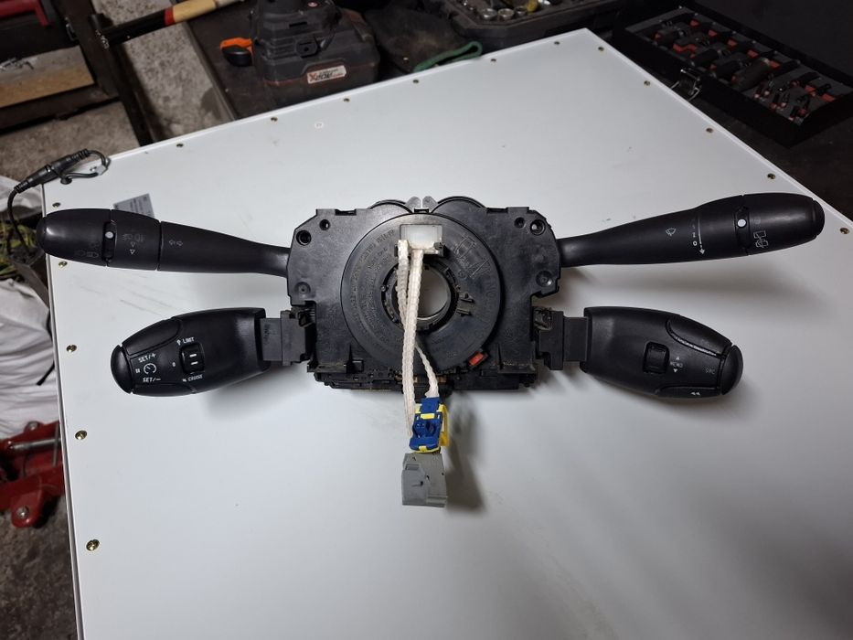 Управление мигачи /COM ЗА ПЕЖО 307