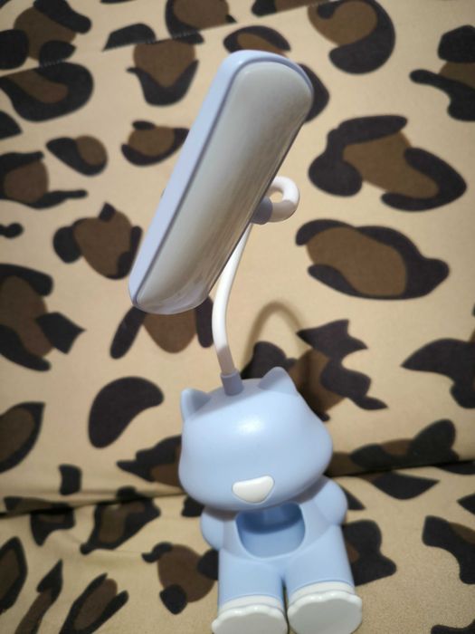 Лампа с поставка за телефон ..коте