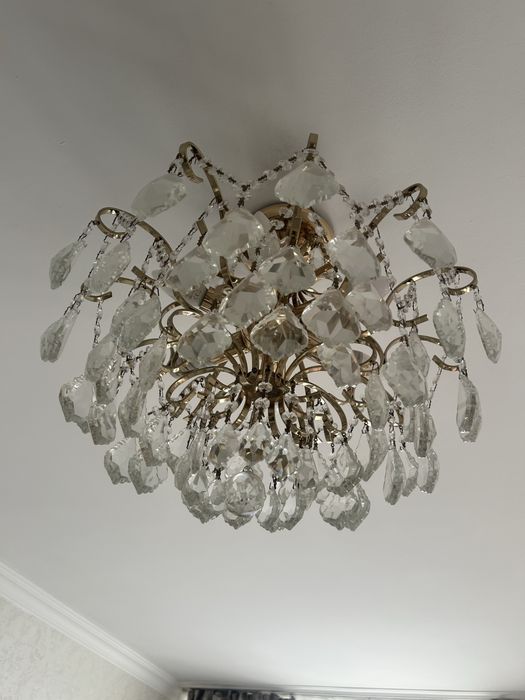 Продам люстру хрусталь