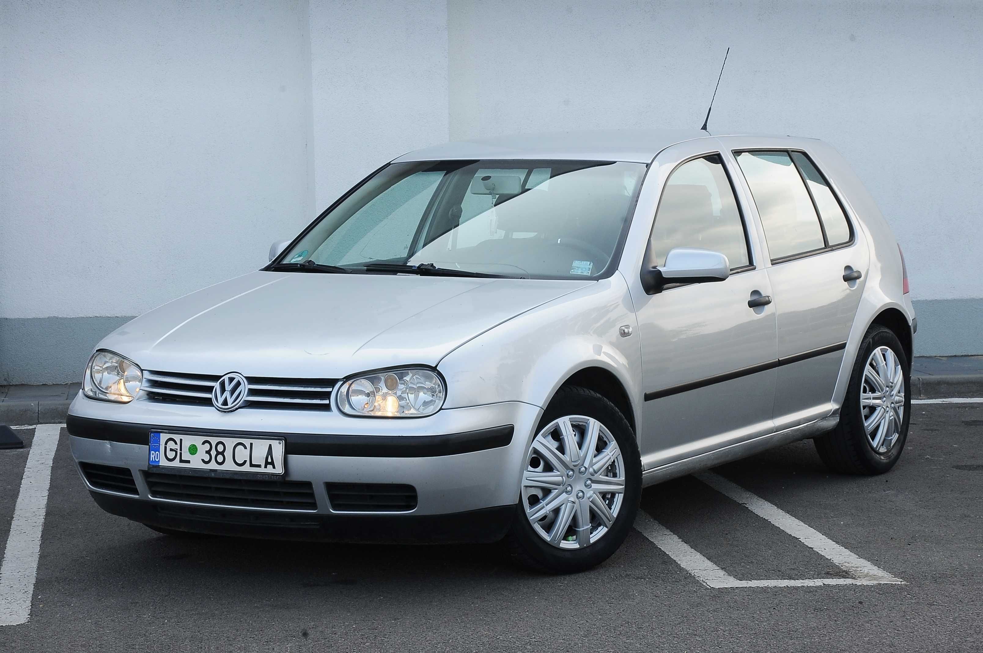 VW Golf 4 2003 1.6i 110 CP E4 climatronic, proprietar ofer fiscal