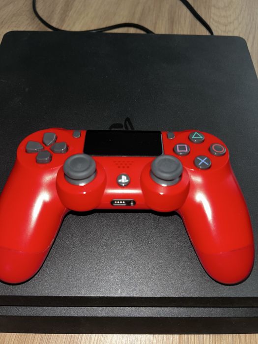 PLAYSTATION 4 incl. maneta