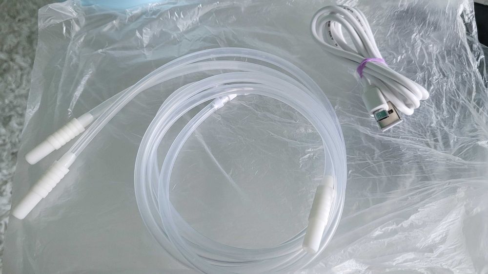 Електрическа помпа за кърма, Две устройства за изсмукване, Две бутилки