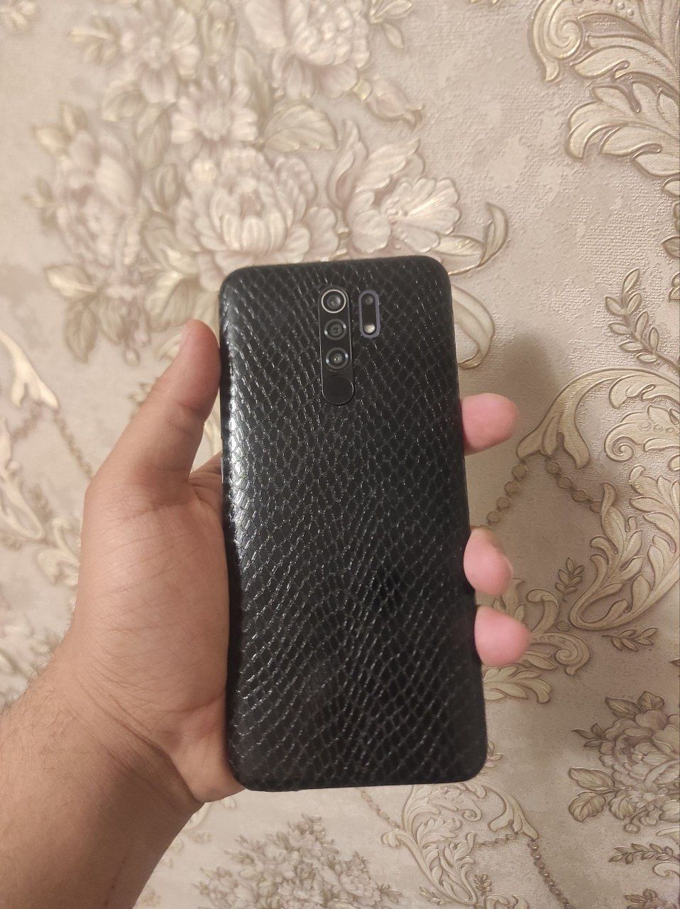 Redmi 9  6+2/128Gb aybi yo xolati yaxshi
