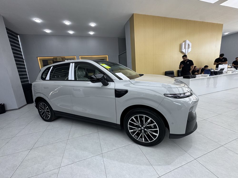 Leapmotor b10 yangi 2025 yilgi model 510 km