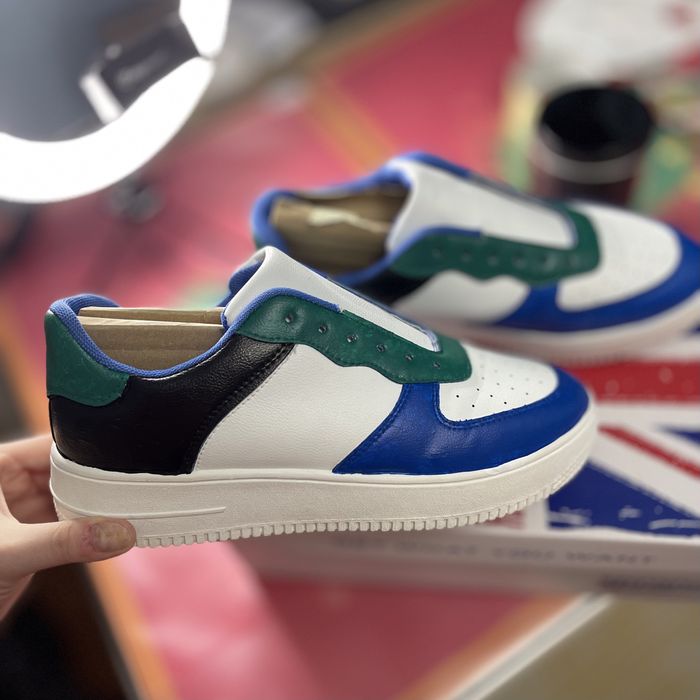 Adidasi pictati manual