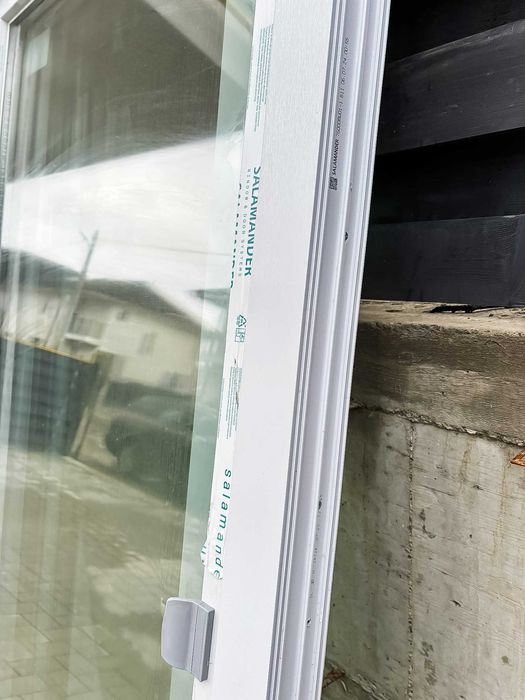 Usa si doua geamuri termopan Salamander, NOI, 3 sticle, 7 camere