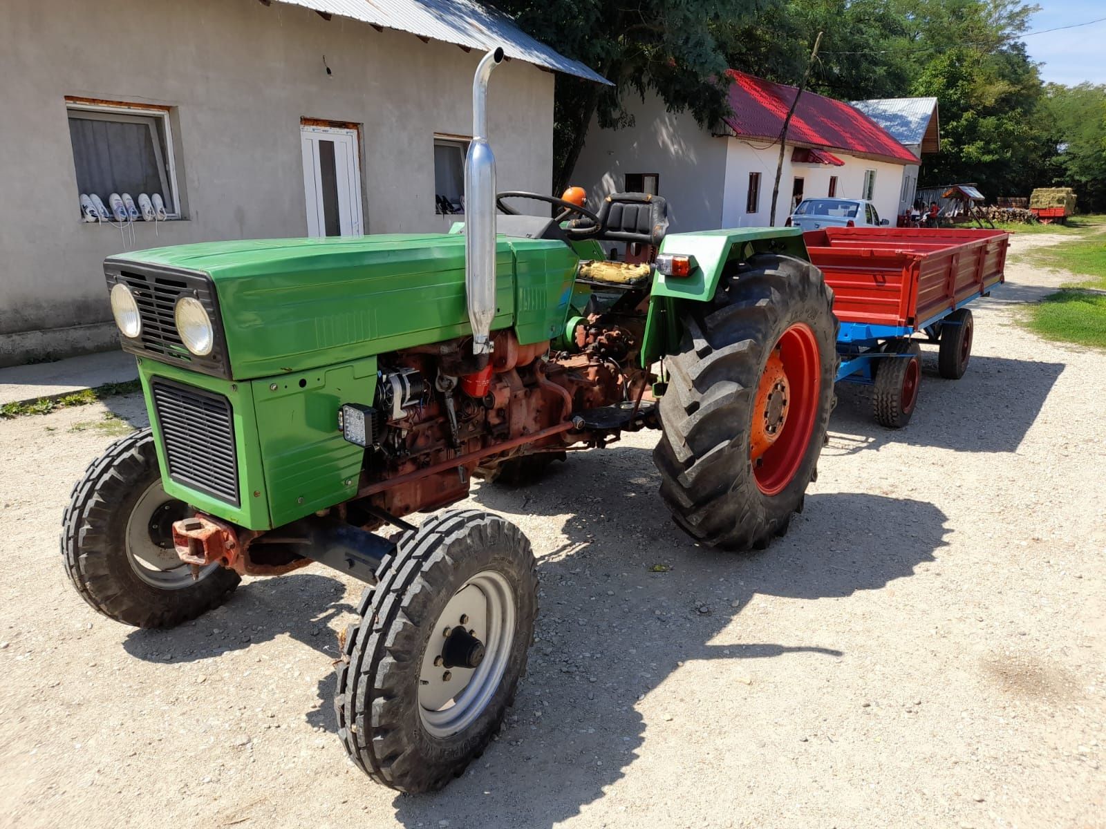 Vând tractor u445