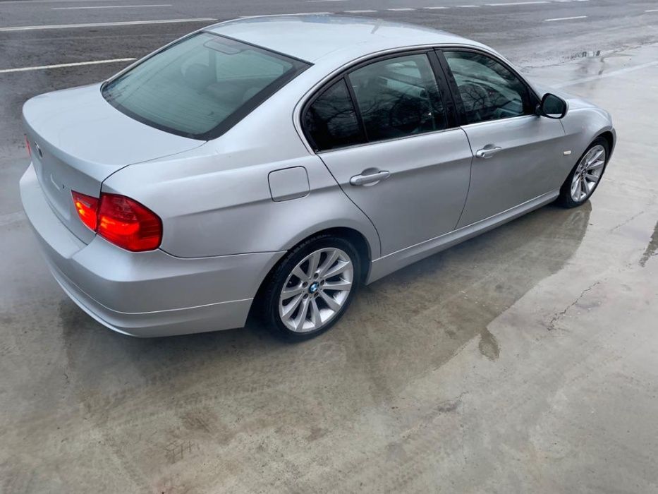 Dezmembrez bmw e90 330 facelift/bmw 330d/e90 facelift/bara fata/capota