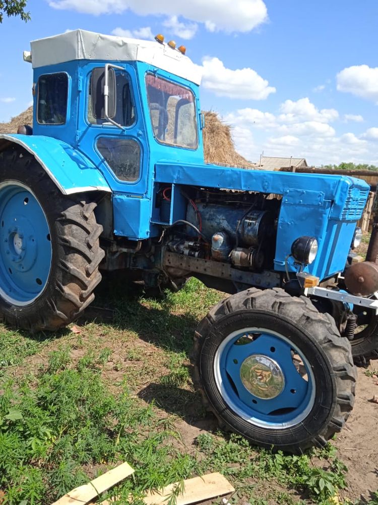 Срочно продам Трактор
