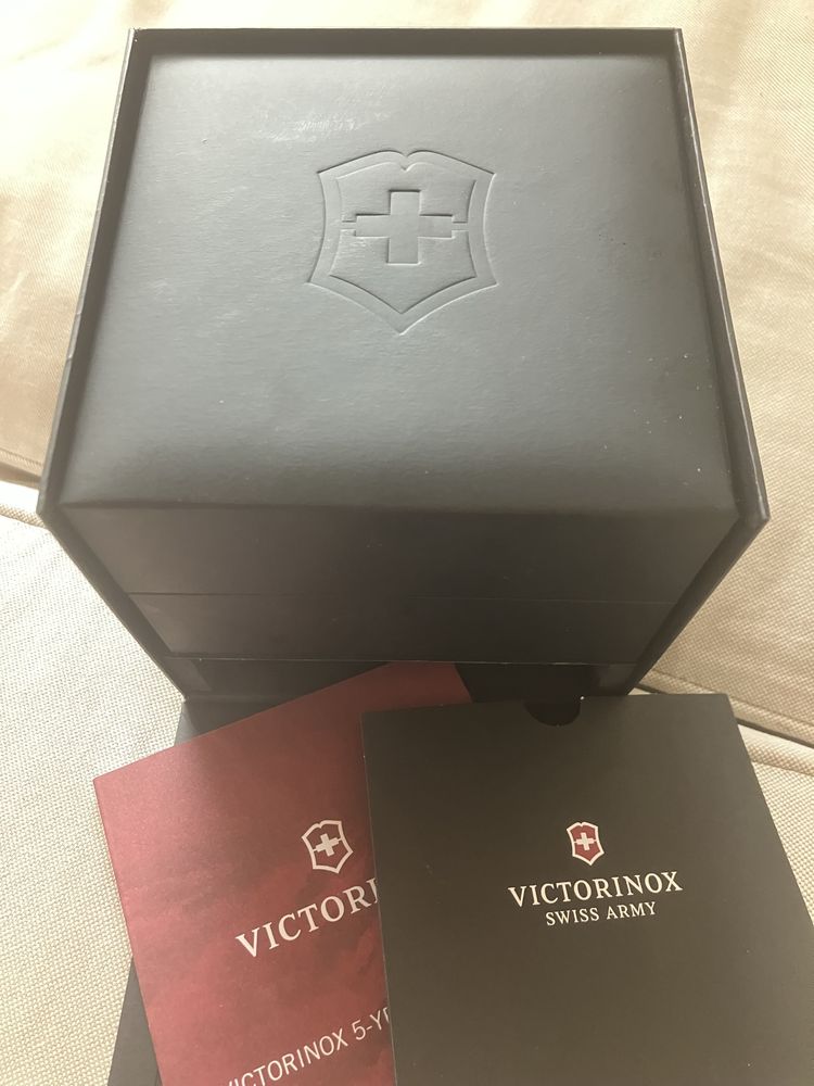 Оригинален мъжки часовник Victorinox SwissArmy