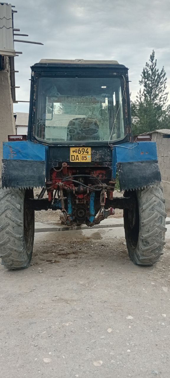 MTZ 80X Sotiladi