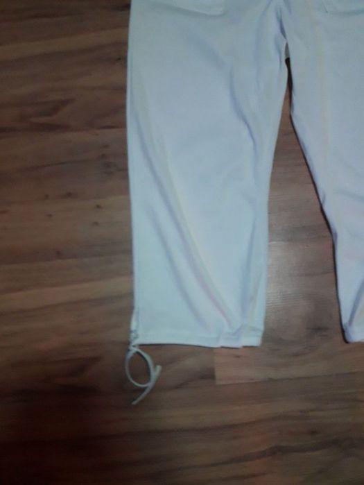 Pantaloni 3/4 damă