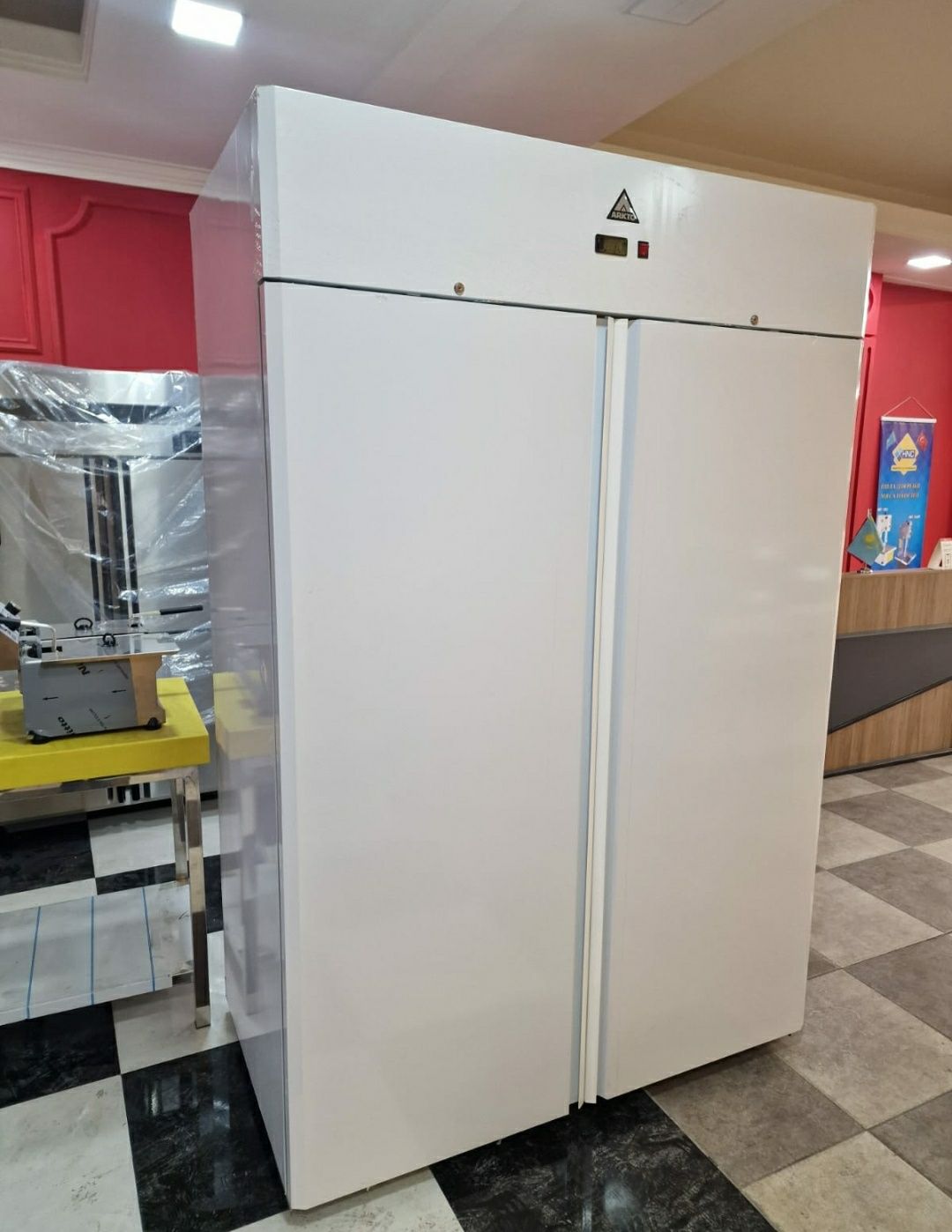Холодильные морозильные шкафы уральск