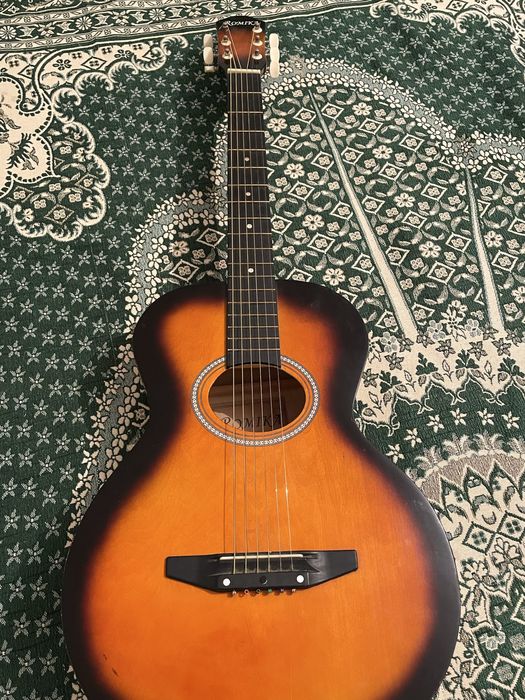 Гитара акустическая б/у