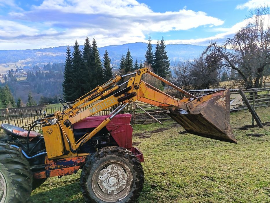 Încărcător frontal