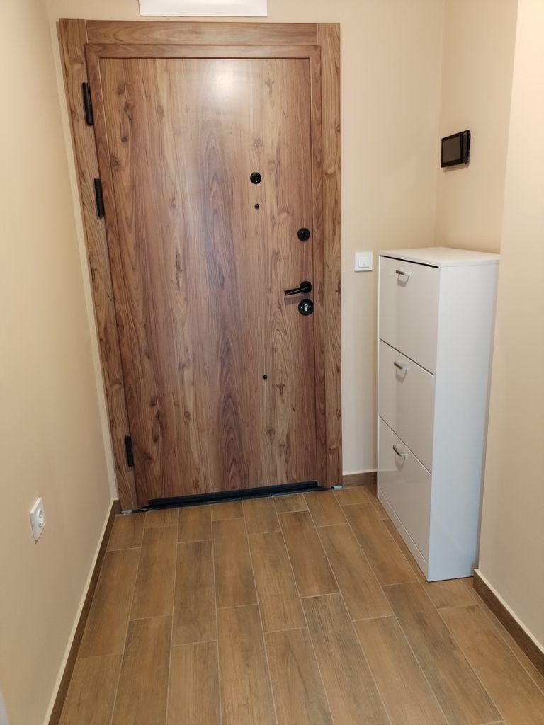 Дава се под наем Едностаен апартамент в Враца, Дъбника - 64 кв.м за 382.5 € - Снимка #2