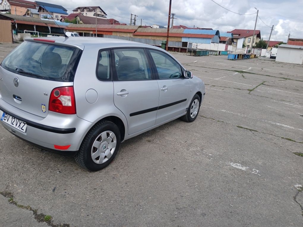 Vând Volkswagen Polo