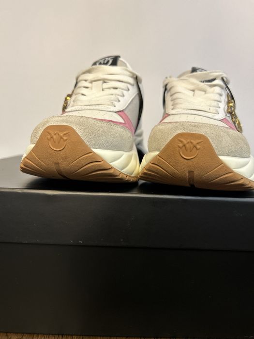 Сникърси Pinko Ariel