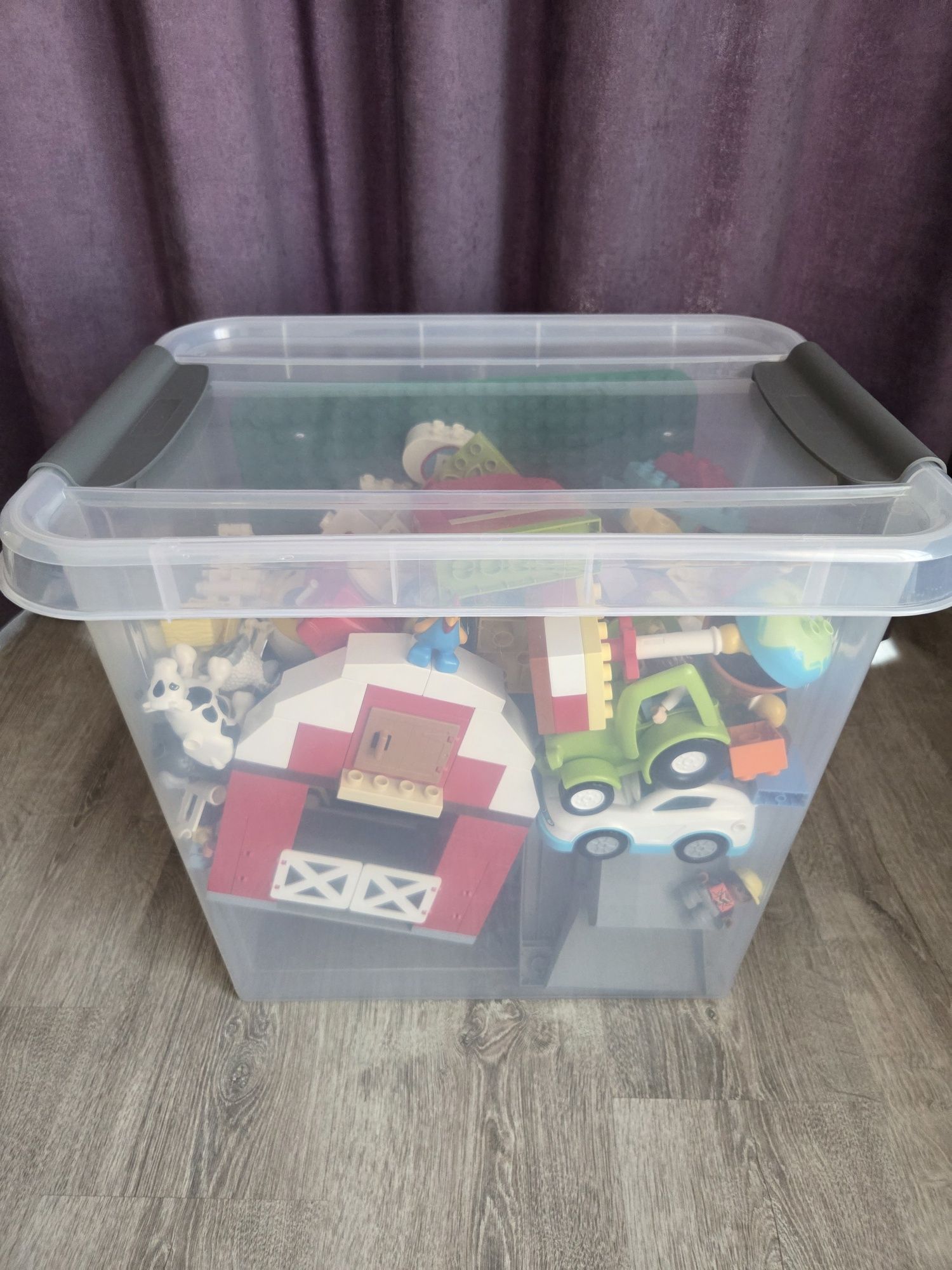 Lego Duplo - автомивка, ферма, летище