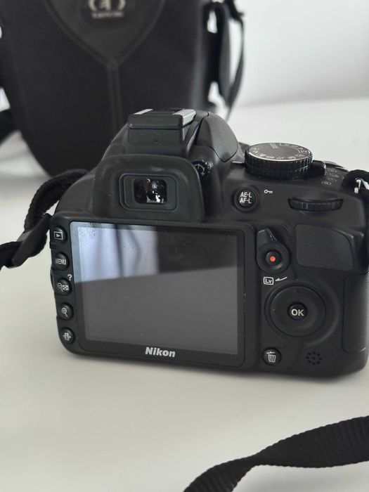 Aparat foto DSLR Nikon D3100