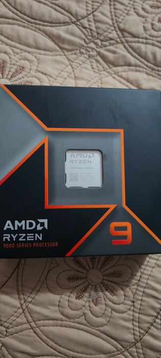 Vând procesor ryzen 9 9950x