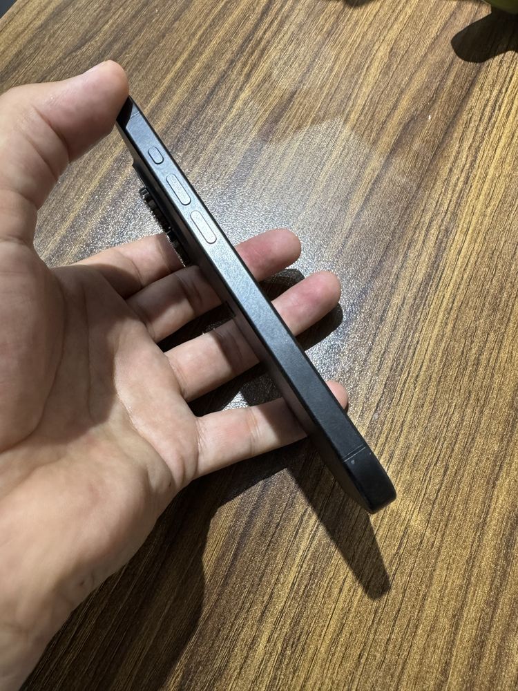 Iphone 15 pro LLA sotiladi