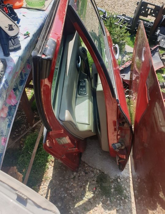 Dezmembrez Renault Megane 2  2006, 1.5 DCI. Toate piesele disponibile.