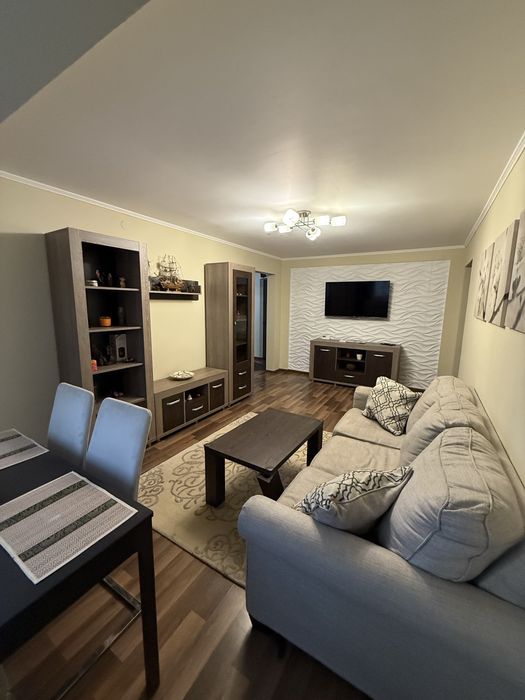 Inchiriez apartament ultracentral in Alexandria,cu 4 camere