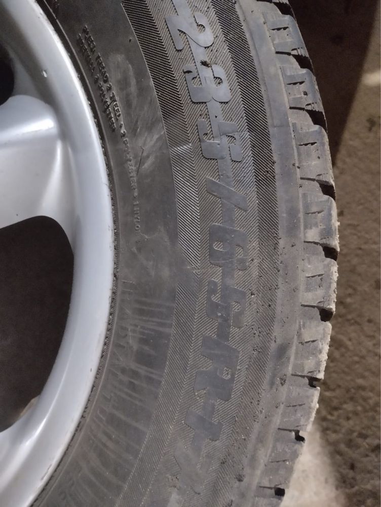 Шина шипованная 235/65 R 17