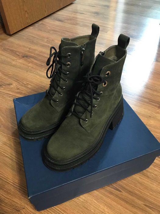 Продам женские ботинки новые