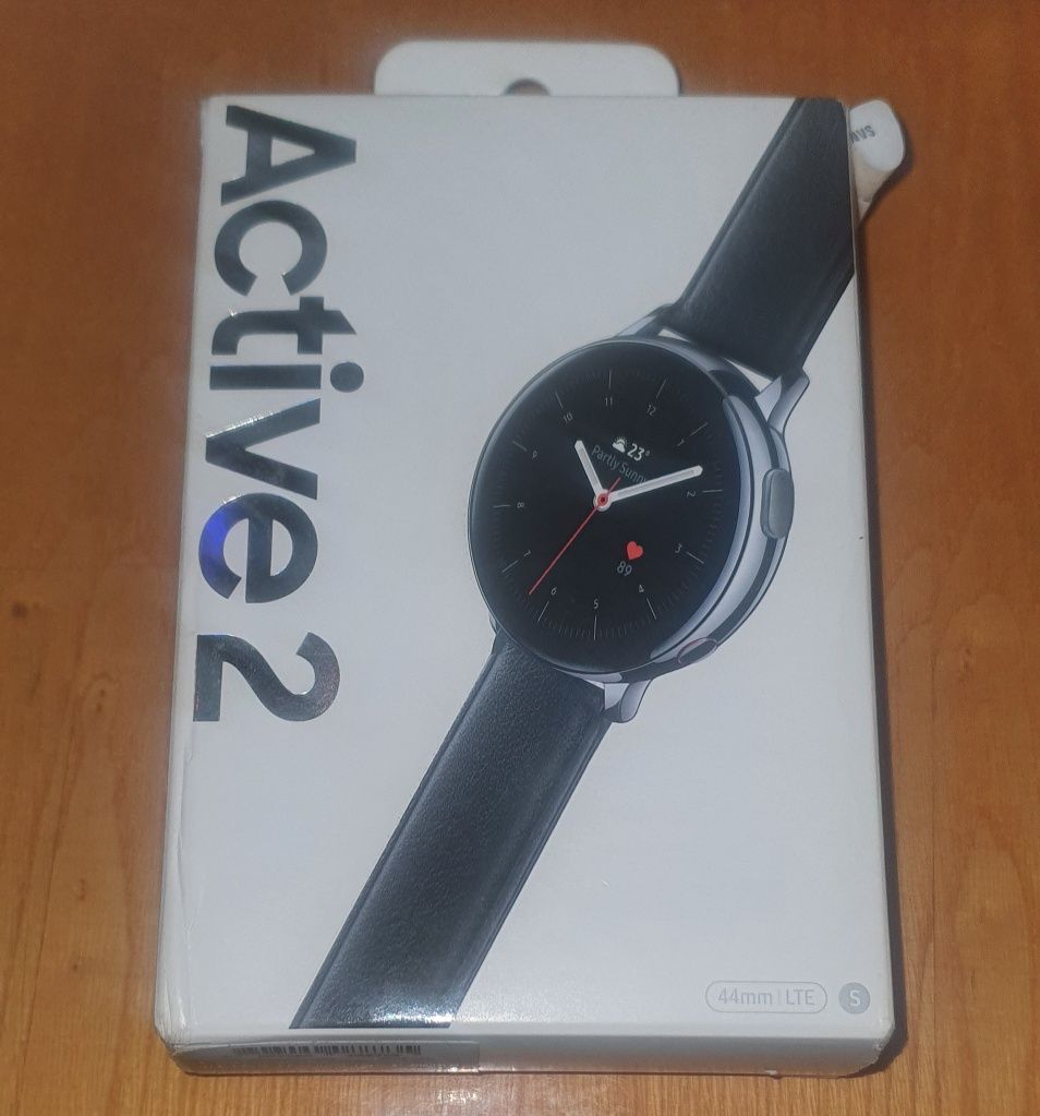 Продаю часы Samsung watch active 2 44mm LTE