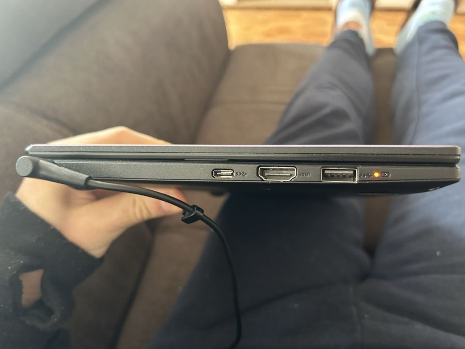 Лаптоп Asus Vivabook