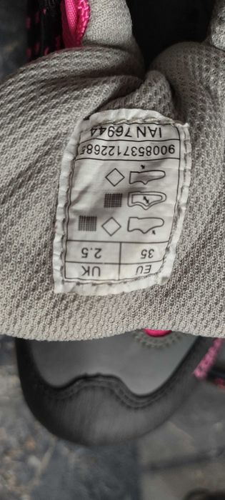 Детски зимни обувки trail force като нови