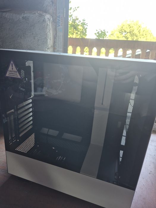 Carcasa Nzxt ,alba