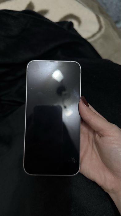 Продам Iphone 13