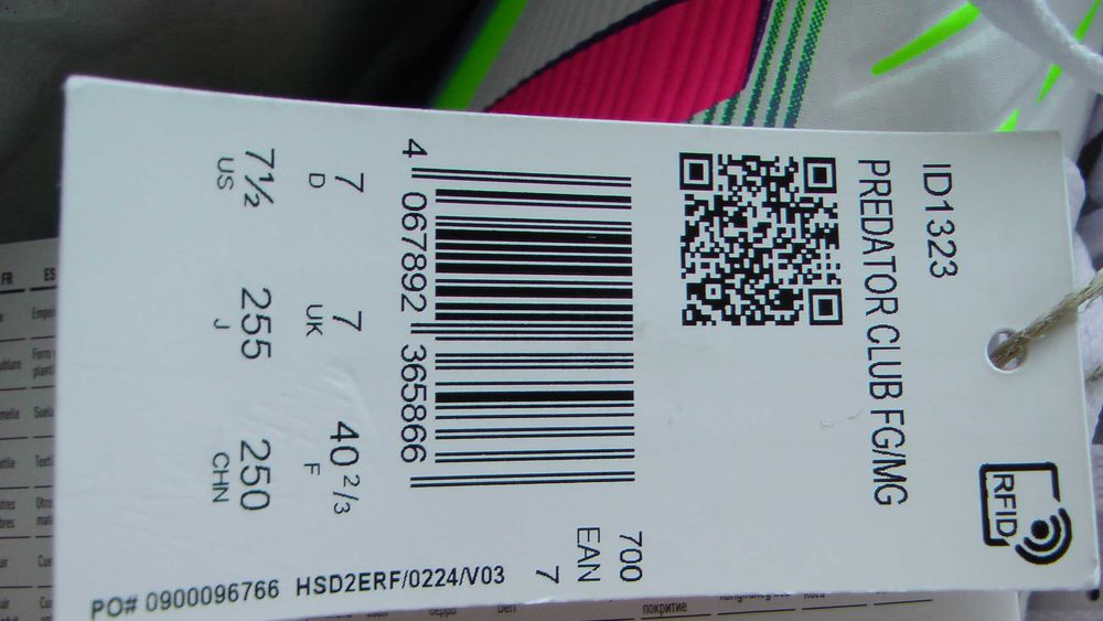 Ghete fotbal crampoane NOI Adiadas Predator Club marimea 40,5