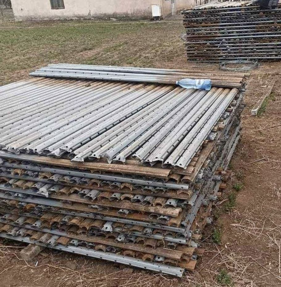 Spalieri zincati vand stâlpi metal 2m40