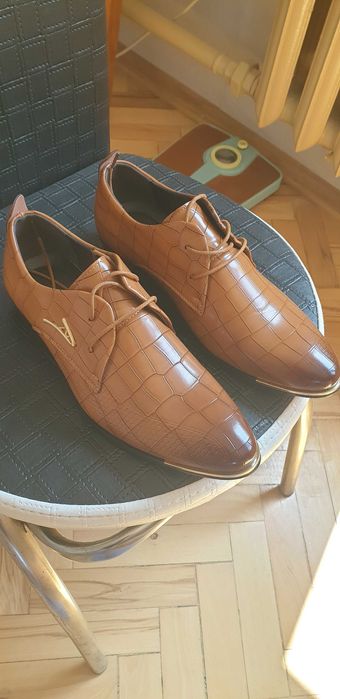 мъжки модерни обувки разм. 42,5