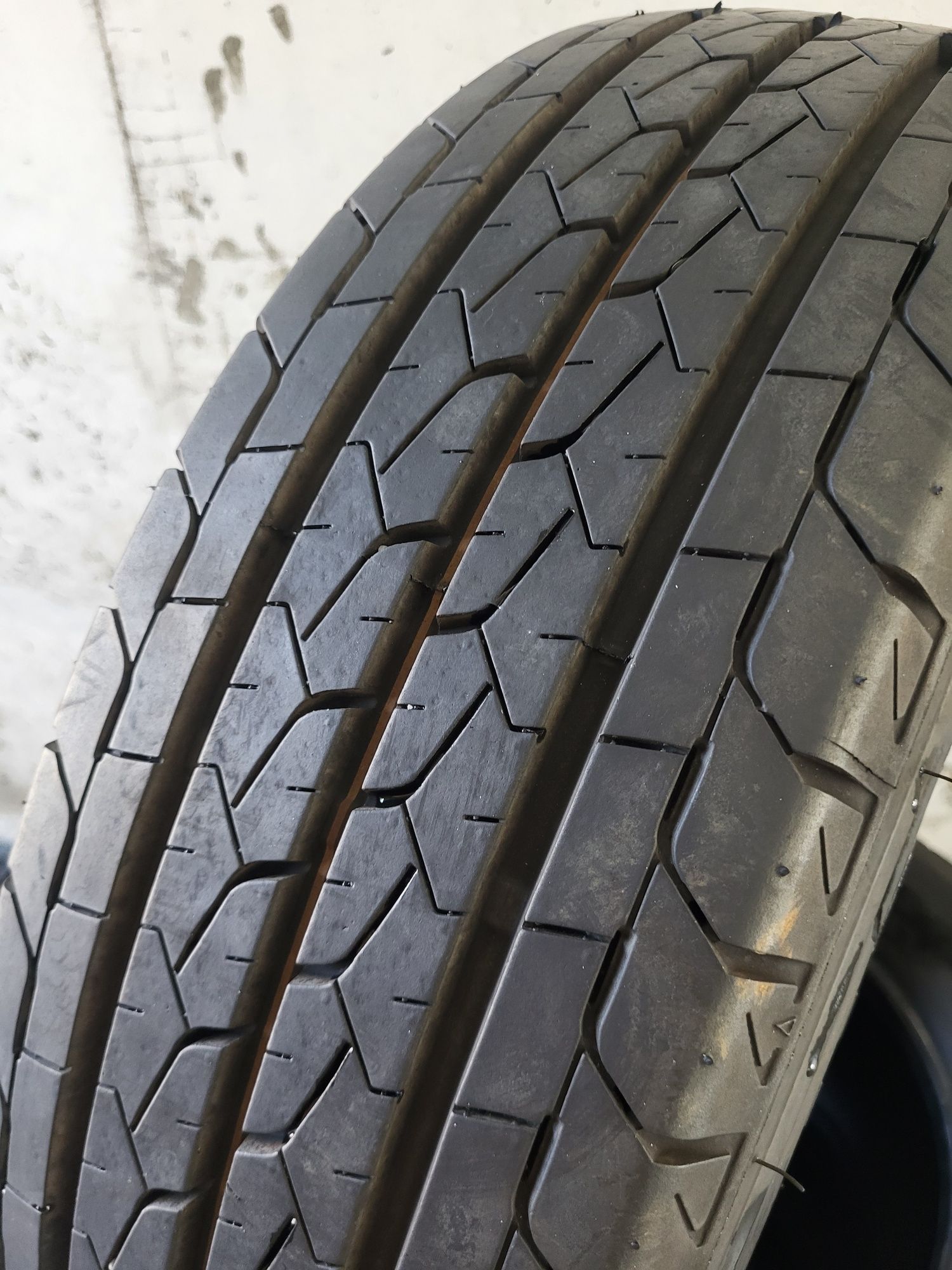 4 бр летни 205/65/16 C Bridgestone