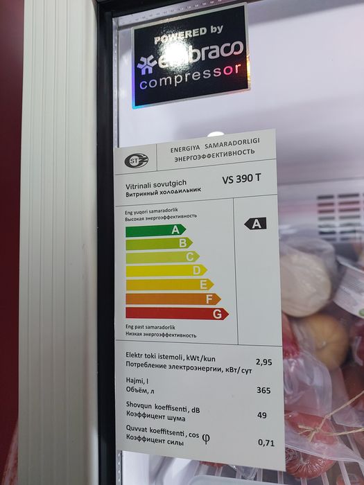 FERRE Vitrina xaladilnik Xolati Yangi